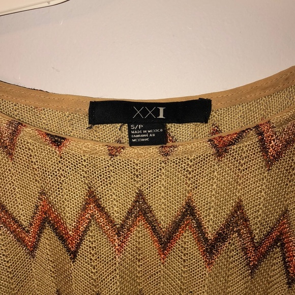 Forever 21 Top - Picture 4 of 5